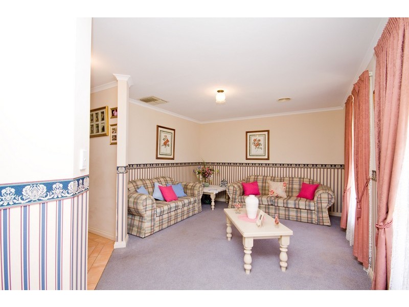 33 Radiata Grove, Salisbury Heights SA 5109