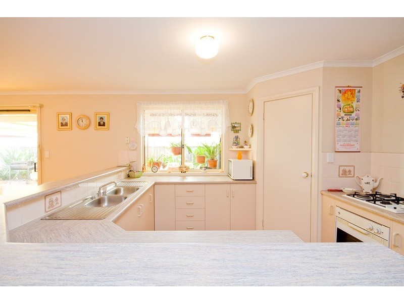 33 Radiata Grove, Salisbury Heights SA 5109