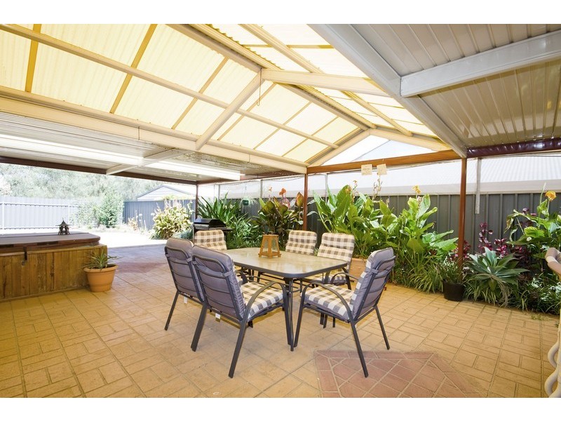 33 Radiata Grove, Salisbury Heights SA 5109