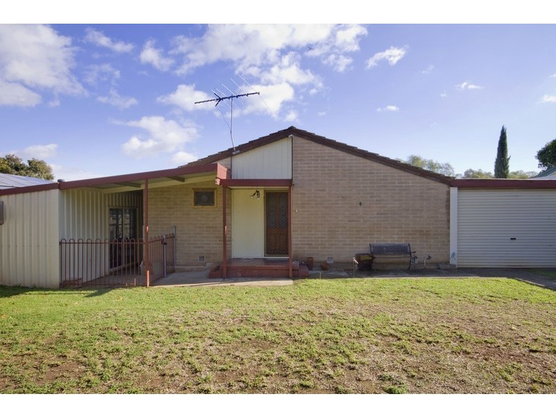 13 Debra Crescent, Salisbury East SA 5109