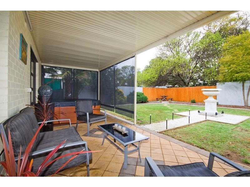 18 Bradman Road, Parafield Gardens SA 5107