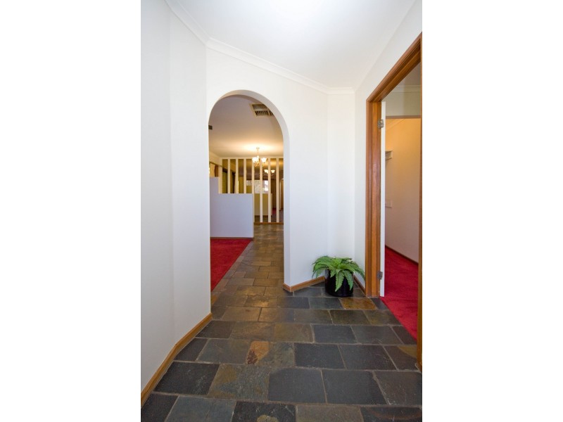 8 Redford Court, Paralowie SA 5108