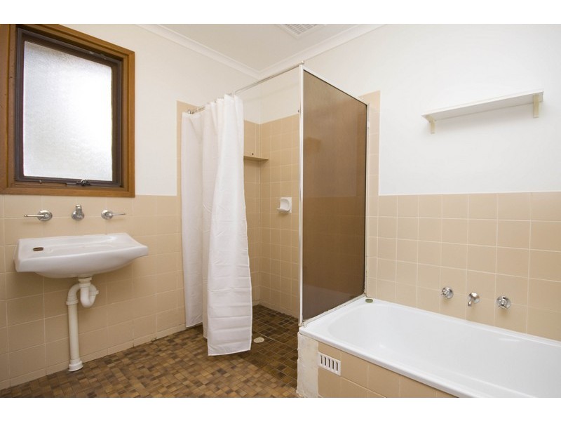 84 Amsterdam Crescent, Salisbury Downs SA 5108