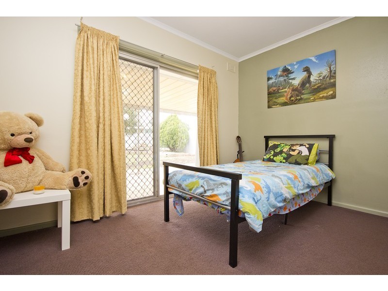 18 Cheltenham Crescent, Salisbury East SA 5109