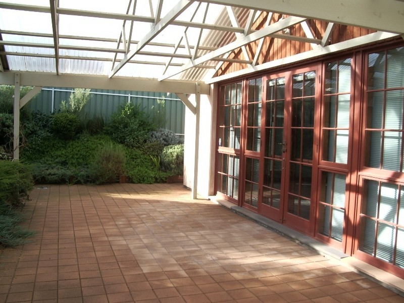 5 Brown Street, Meadows SA 5201