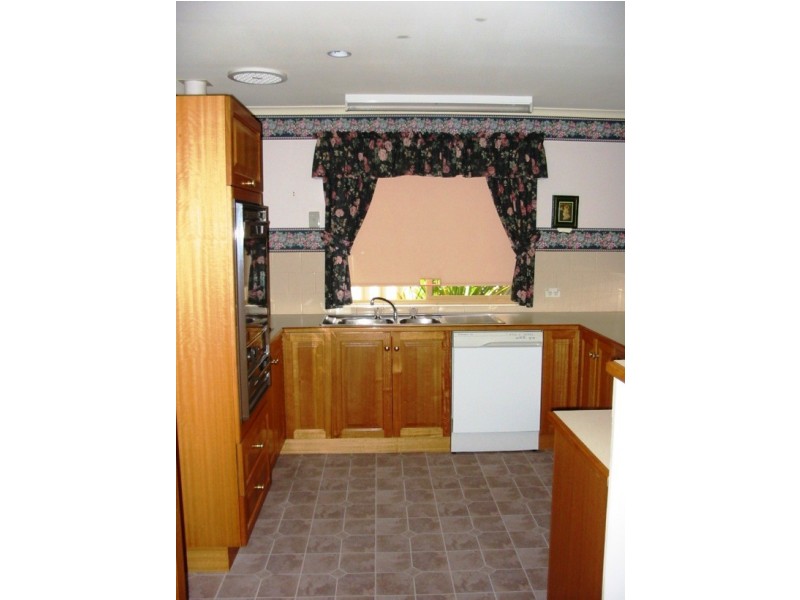 15 Gloucester Tce, Mclaren Vale SA 5171