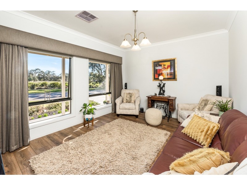 94 Aurora Circuit, Meadows SA 5201