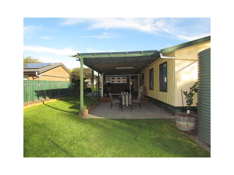 6 Day Street, Meadows SA 5201