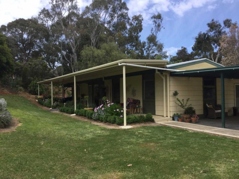 350 bull creek road, Meadows SA 5201