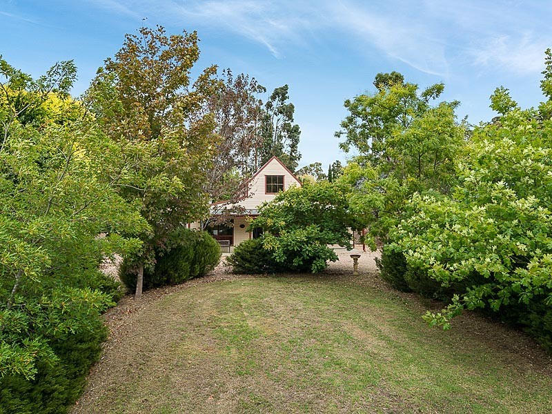 16 Davies Street, Macclesfield SA 5153