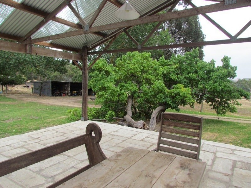 “Bingfield” 16 Bingfield Lane, Meadows SA 5201