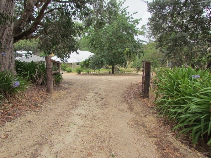 “Bingfield” 16 Bingfield Lane, Meadows SA 5201