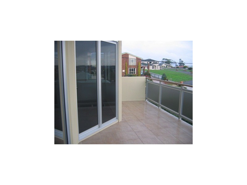 1/136 Caroline Street, East Devonport TAS 7310