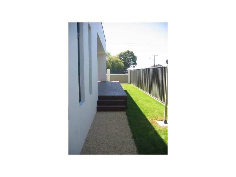 1/237 Steele Street, Devonport TAS 7310