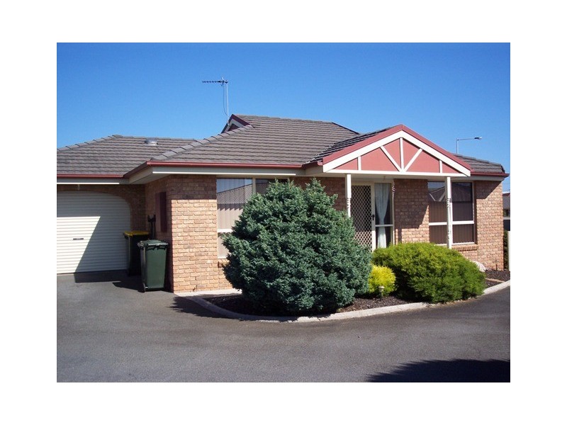 2/6 Kuranda Close, Devonport TAS 7310