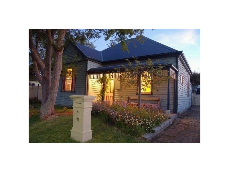 6 Charles Street, Ulverstone TAS 7315