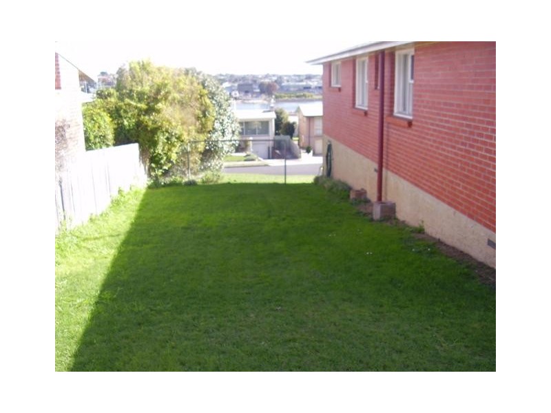 12 Riverview Avenue, East Devonport TAS 7310