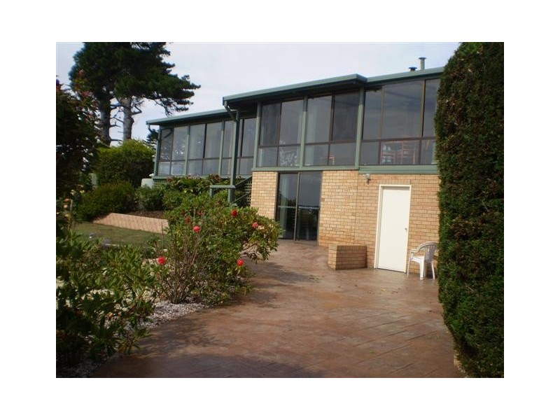 8 Elanora Place, East Devonport TAS 7310