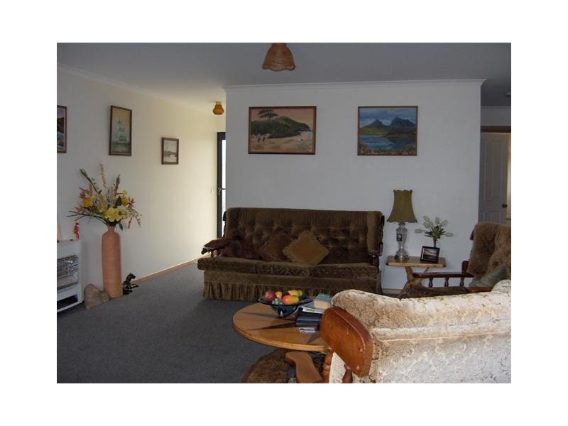 2/86-88 Lovett Street, Devonport TAS 7310