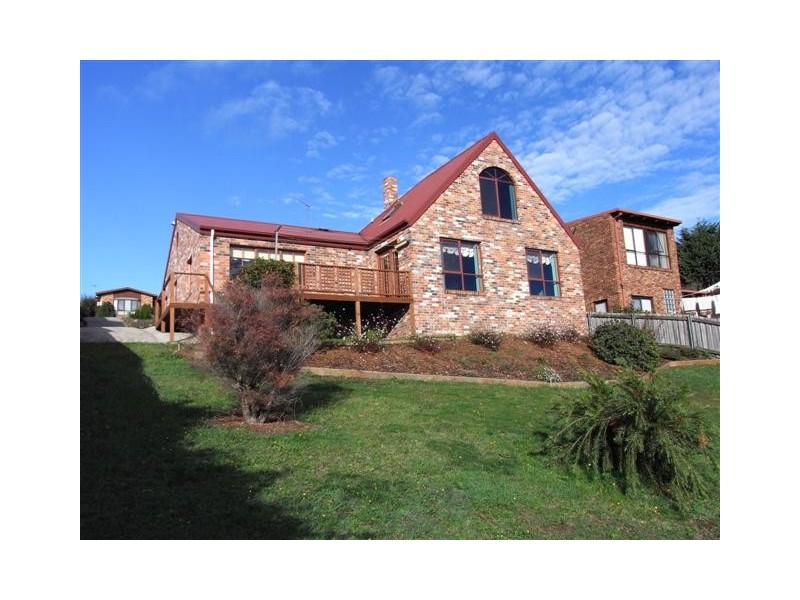 17 Dudley Crescent, Ulverstone TAS 7315