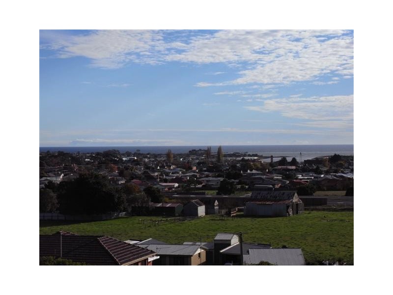17 Dudley Crescent, Ulverstone TAS 7315