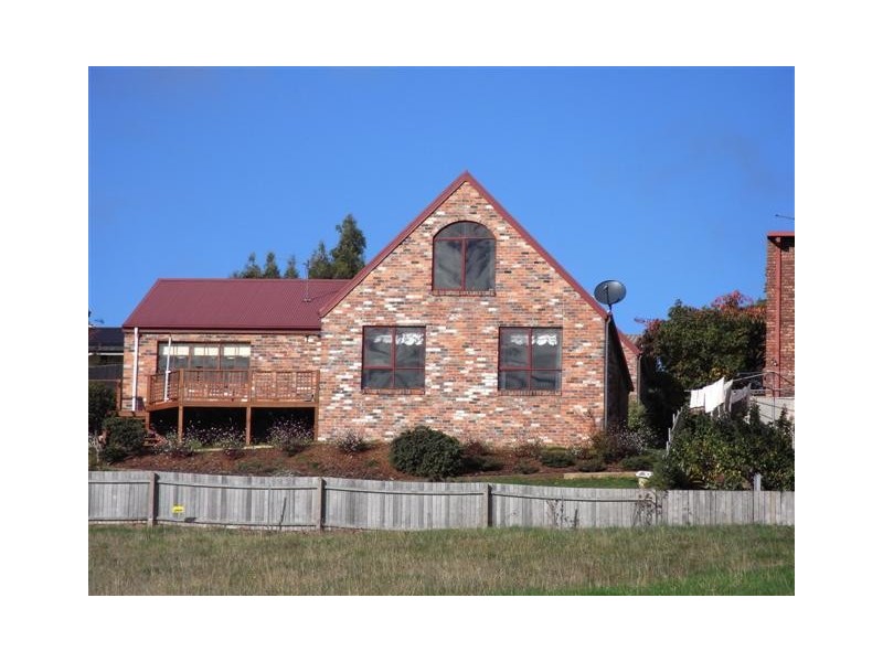 17 Dudley Crescent, Ulverstone TAS 7315