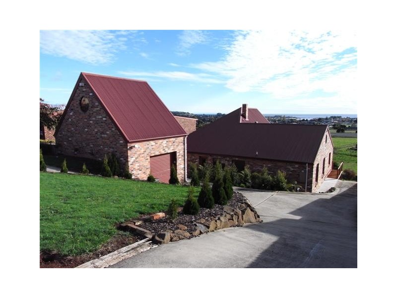 17 Dudley Crescent, Ulverstone TAS 7315