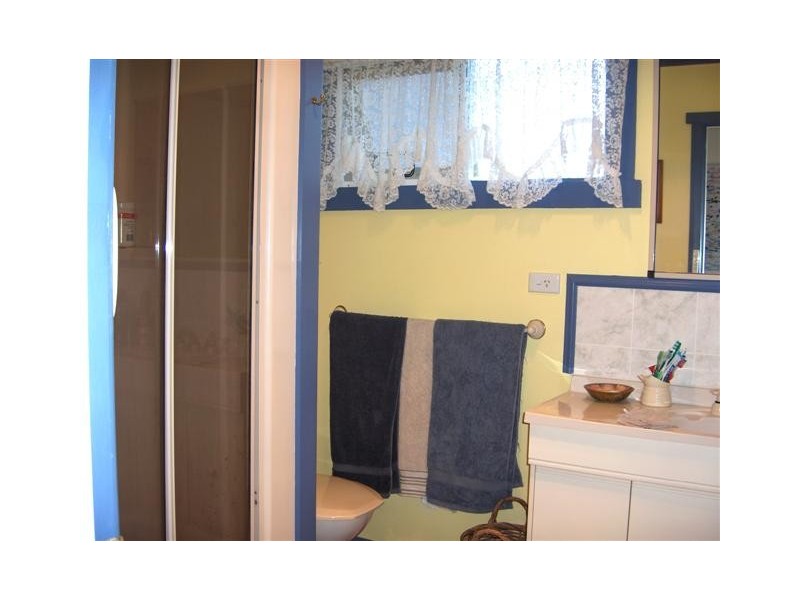 33 Churchill Avenue, Devonport TAS 7310