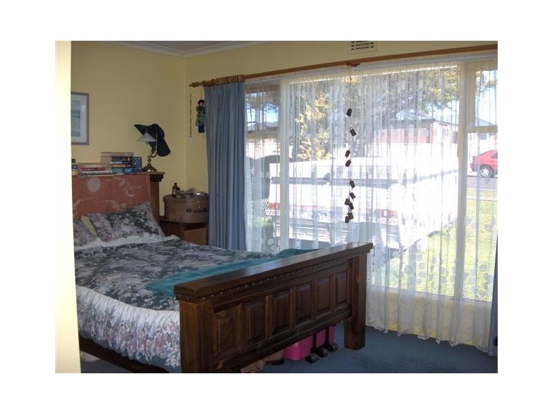 33 Churchill Avenue, Devonport TAS 7310