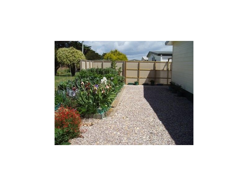 8d Bayview Village, East Devonport TAS 7310