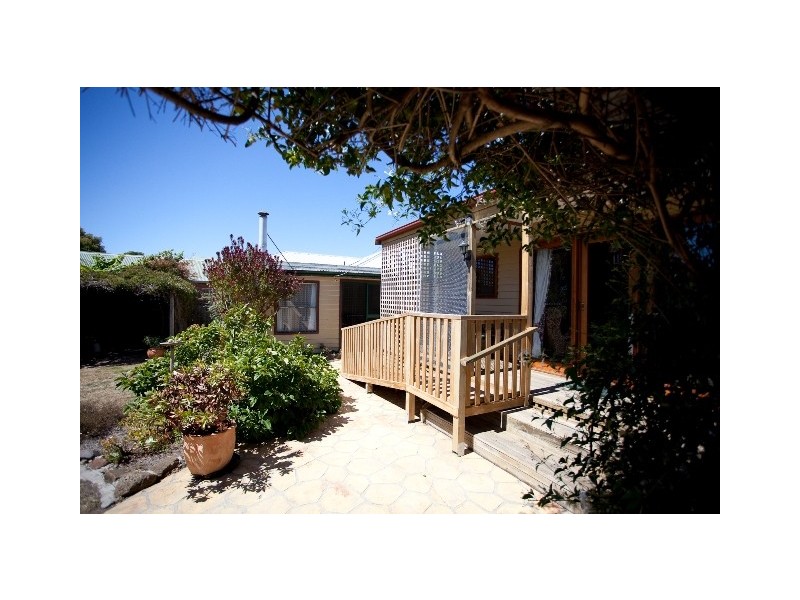 24 George Street, Devonport TAS 7310