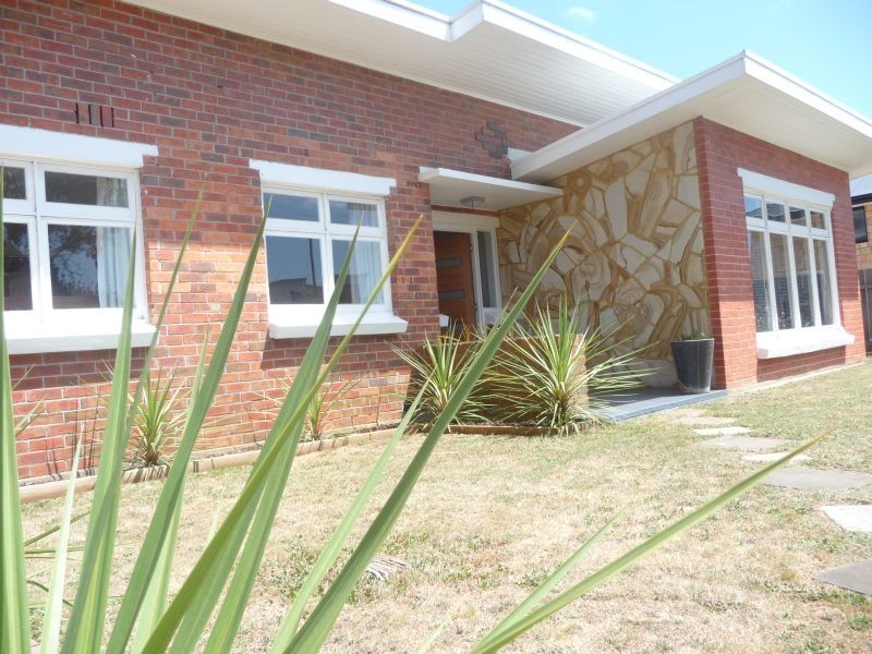 90 Hillcrest Road, Devonport TAS 7310