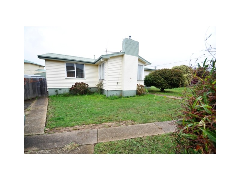 17 McCabe Avenue, Devonport TAS 7310