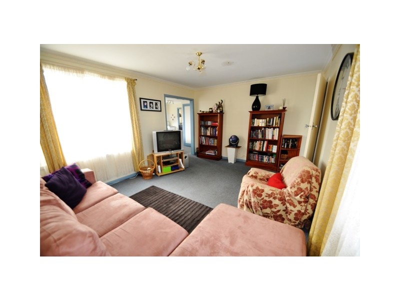 17 McCabe Avenue, Devonport TAS 7310
