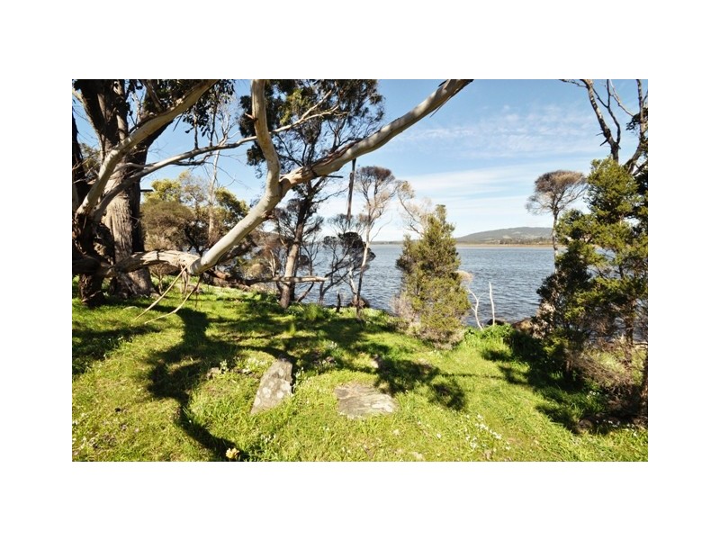 142 River Road, Ambleside TAS 7310