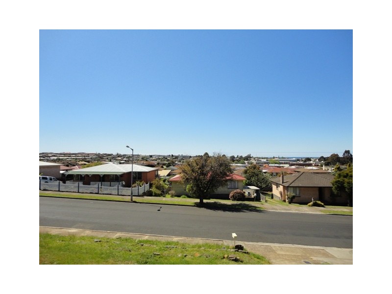 31 Morris Avenue, Devonport TAS 7310