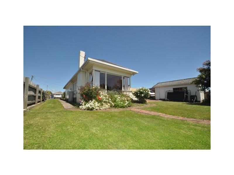 52 Nicholls Street, Devonport TAS 7310