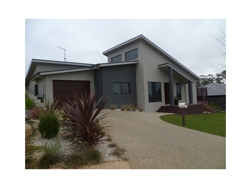 45 McCall Terrace, Devonport TAS 7310