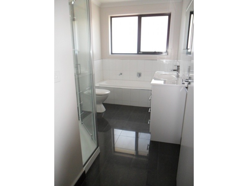 2/18 Tranquil Place, Shearwater TAS 7307