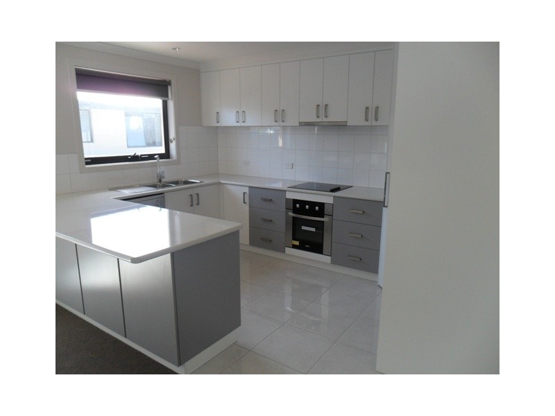 2/18 Tranquil Place, Shearwater TAS 7307