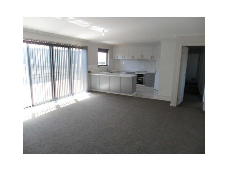 2/18 Tranquil Place, Shearwater TAS 7307