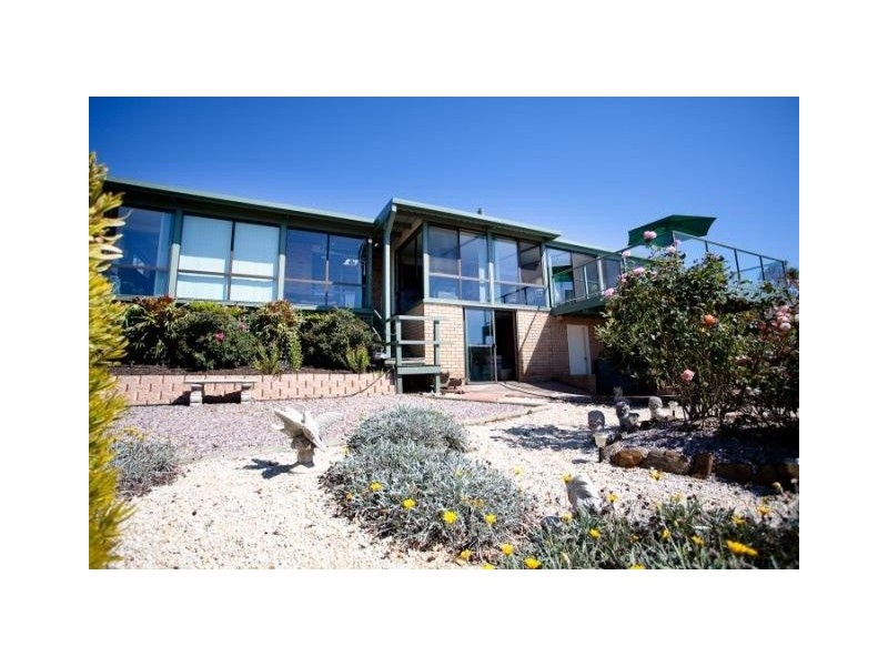 8 Elanora Place, East Devonport TAS 7310