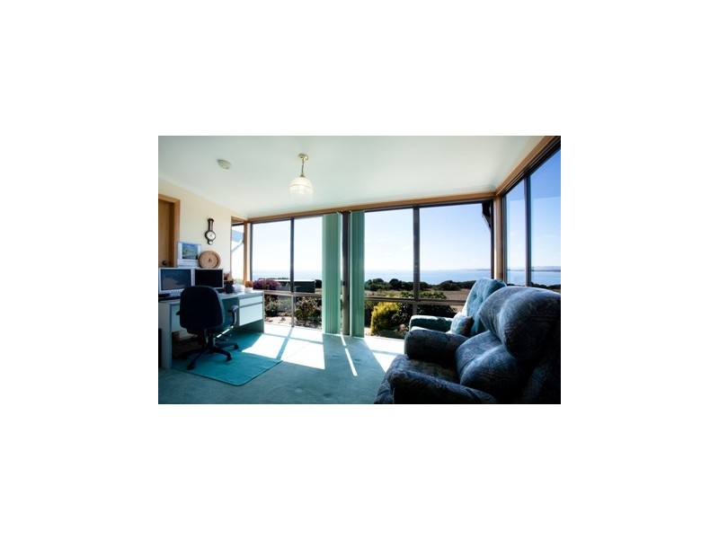 8 Elanora Place, East Devonport TAS 7310
