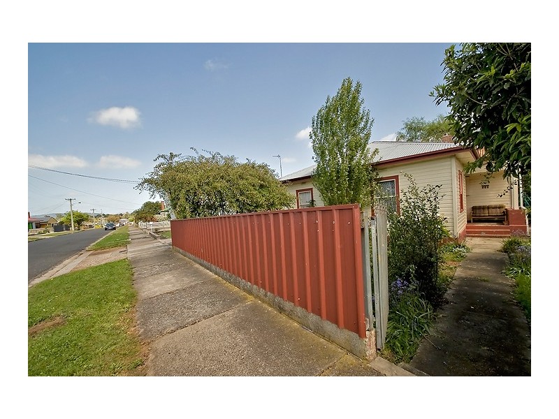 13 Ashgrove Street, Devonport TAS 7310
