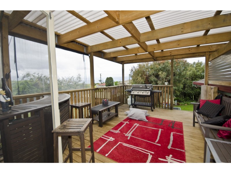 2 Glen Court, Devonport TAS 7310
