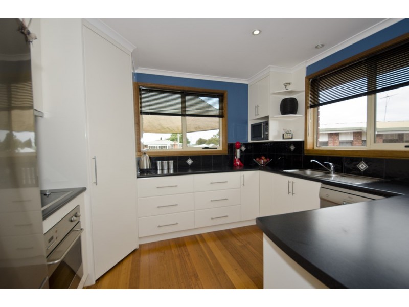 2 Glen Court, Devonport TAS 7310