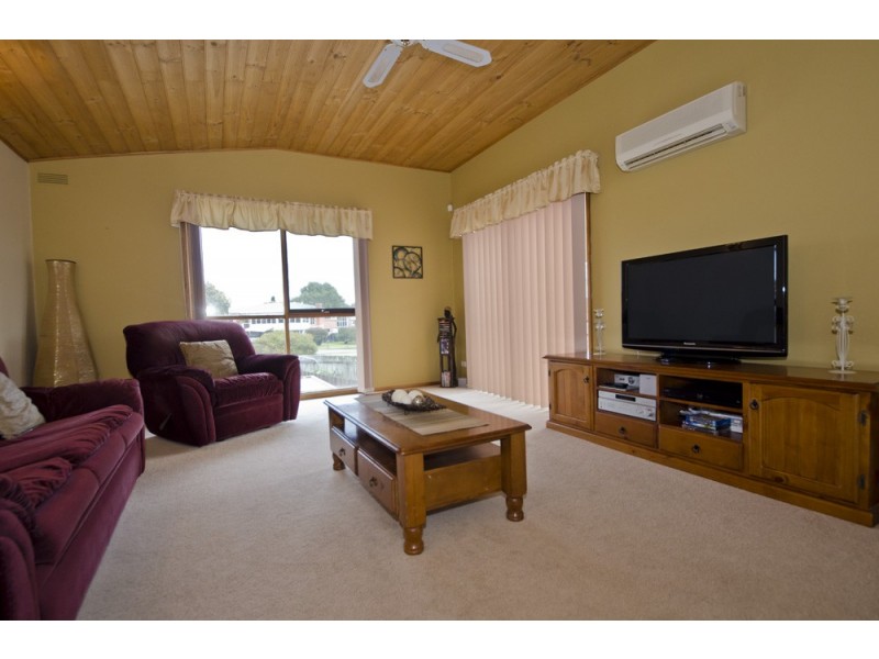2 Glen Court, Devonport TAS 7310