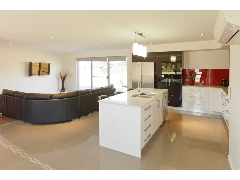 5 Franklin Drive, Shearwater TAS 7307