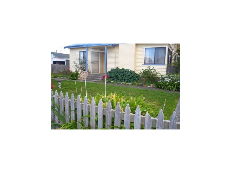 22 Sturt Crescent, Mayfield TAS 7248