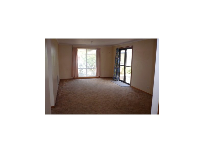 U2   5-7  Newnham Close, Newnham TAS 7248